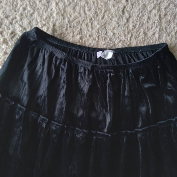 Vintage Y2K Teaze Clothing Black Velvet Tiered Midi Skirt with Lace Sequin Trim - Picture 2 of 5